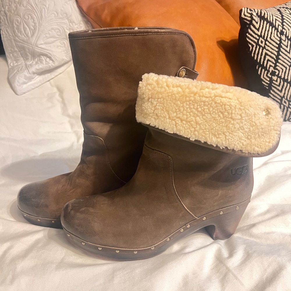 UGG leather Sherpa bootie